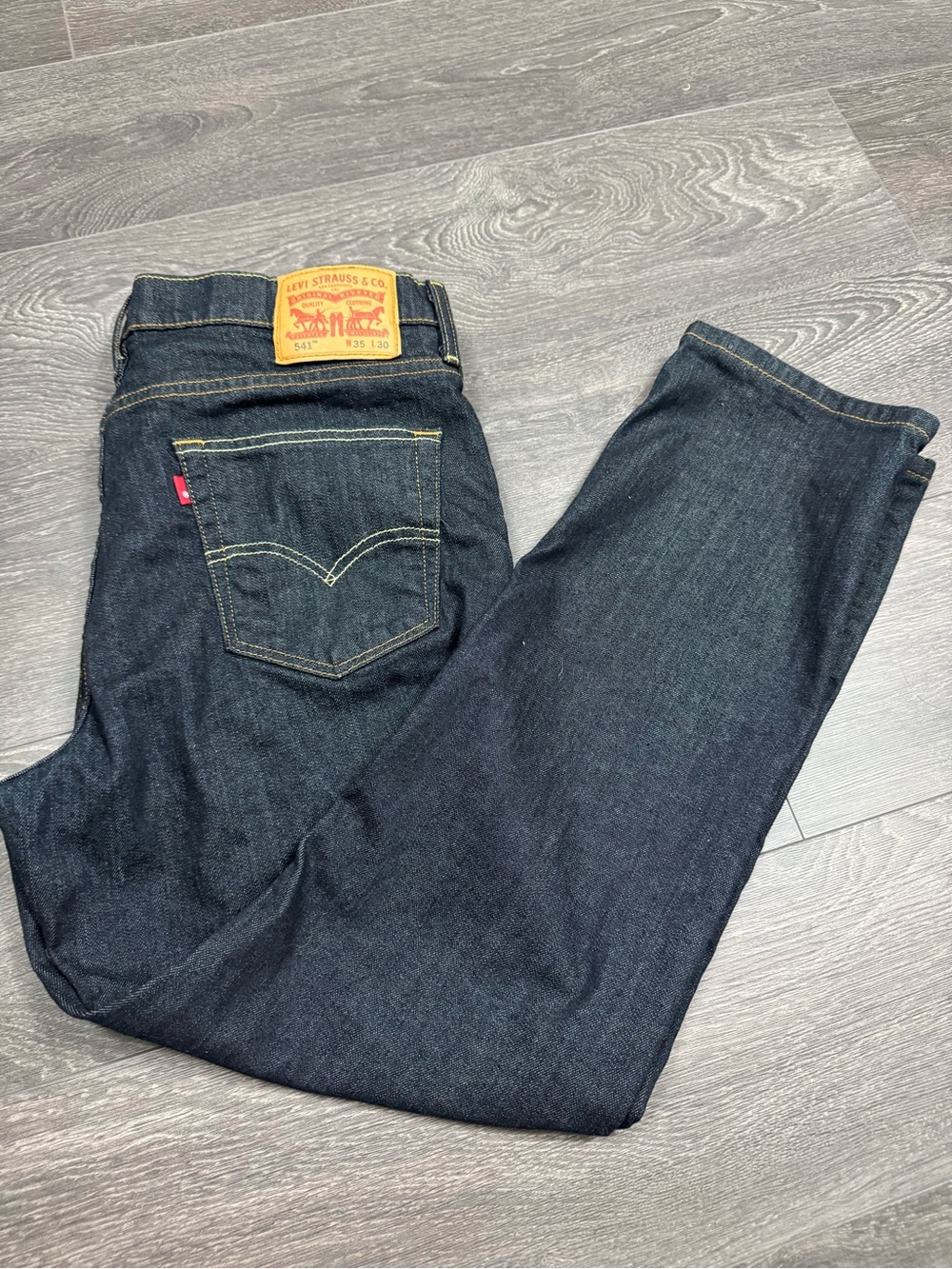 Levi’s 541 Men’s Jeans W35 L30 Athletic Taper Dark Wash